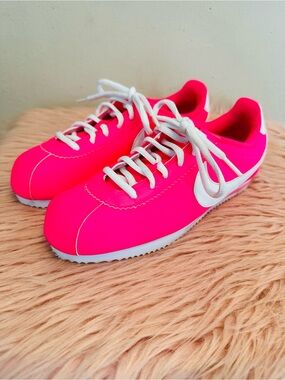 Nike Neon Pink Cortez Athletic Sneakers w/ White Swoosh Youth Sz 7 Women Sz 8.5